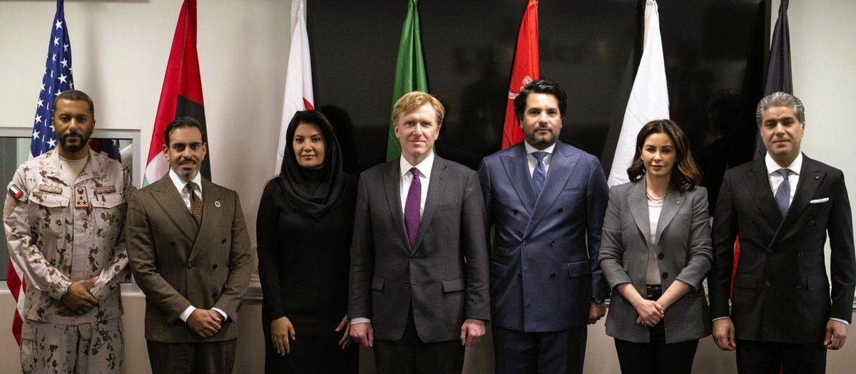 kuna_ar's tweet photo. سفيرة دولة الكويت لدى الولايات المتحدة الأمريكية الشيخة الزين الصباح تشارك باجتماع تنسيقي خليجي في البنتاغون لبحث التطورات الأمنية في المنطقة

- سفراء دول مجلس التعاون في واشنطن أكدوا تعزيز التنسيق المشترك لمواجهة التحديات الأمنية المتصاعدة وضمان الأمن والاستقرار

-  شددوا على ضرورة حماية المنطقة وحرية الملاحة الجوية والبحرية من الاعتداءات الإيرانية المتواصلة التي تستهدف دول الخليج والأردن

https://t.co/fWyDtpJIfj

#كونا #الكويت