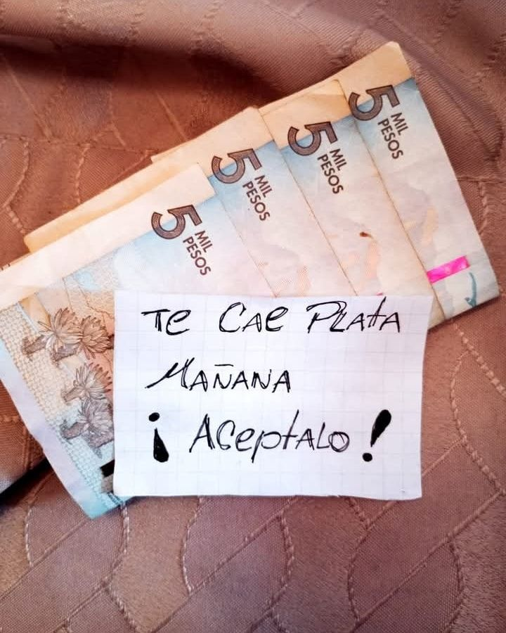 elgranbro's tweet photo. ¿Qué vas a hacer con la plata? 💫🤞 https://t.co/JP4m4e8OnT