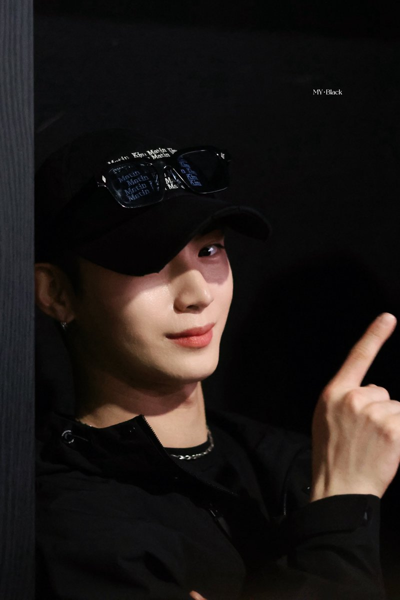 · 260321 |

#한겸
#OMEGA_X #오메가엑스
#HANGYEOM #송한겸 #한겸박물관