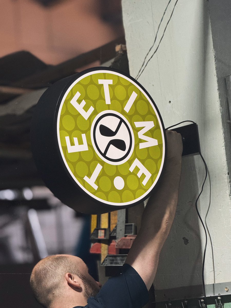 Неон-центр tweet media