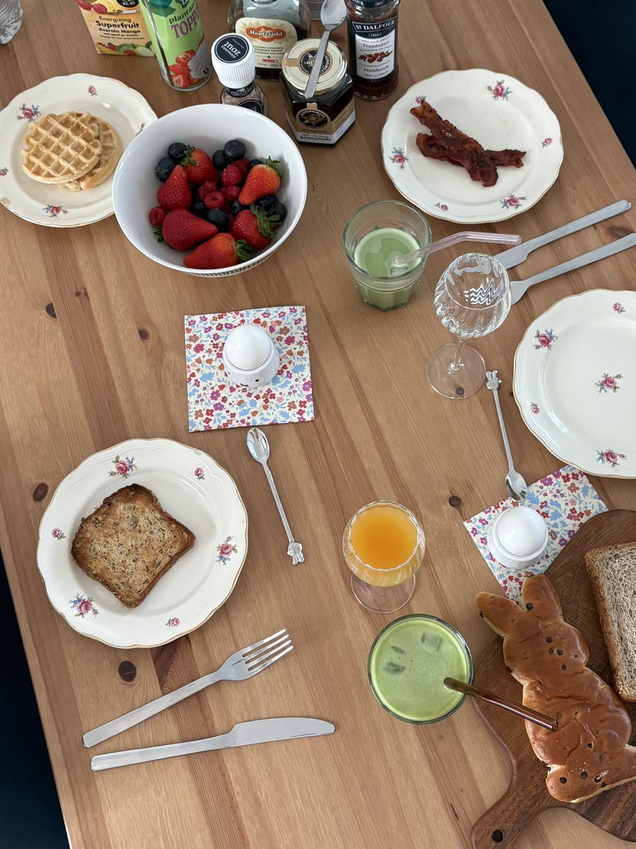 ryn (& apple) ‧₊ 🍒 ᵎᵎ tweet media