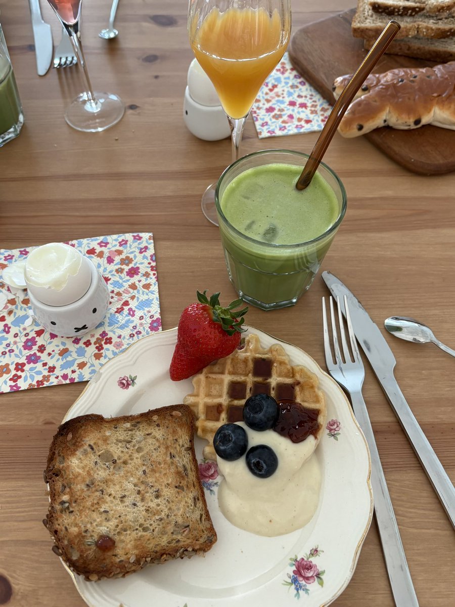 ryn (& apple) ‧₊ 🍒 ᵎᵎ tweet media