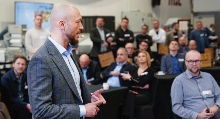 Label & Narrow Web tweet media