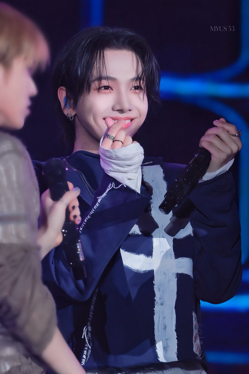 MYUS53☂️ tweet media