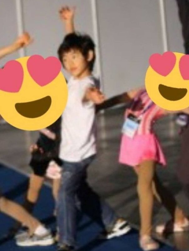 Tutu is busy 🐧 tweet media