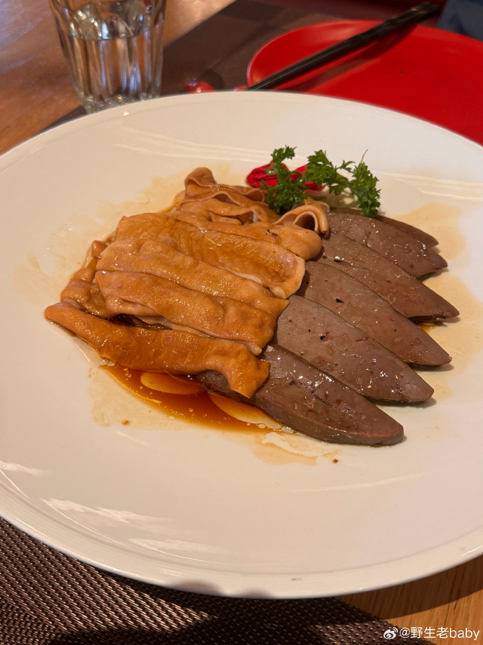 monique walley tweet media