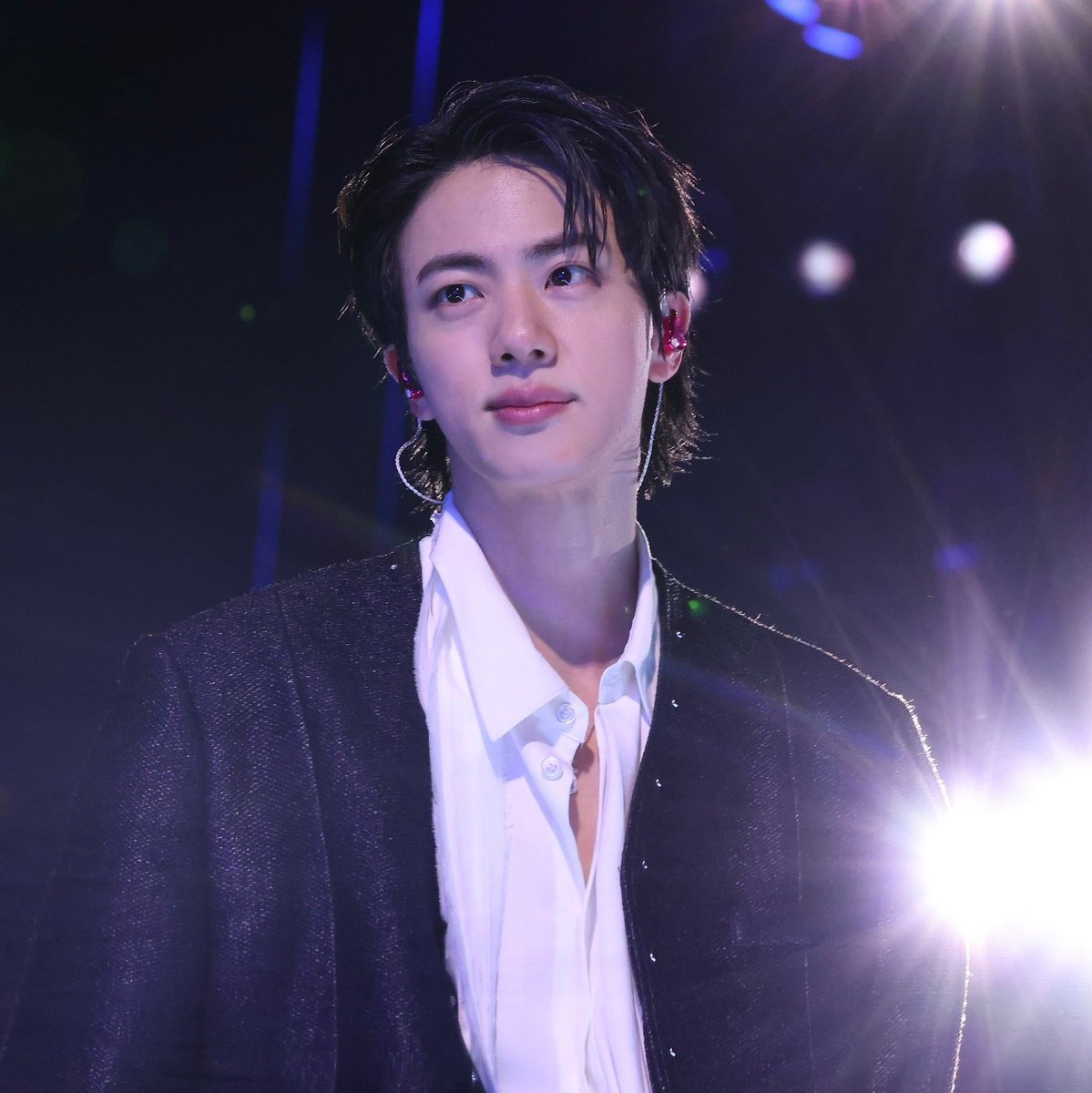 seokqute's tweet photo. jin's beauty is insane are we seeing this https://t.co/PoCRxEGpyB