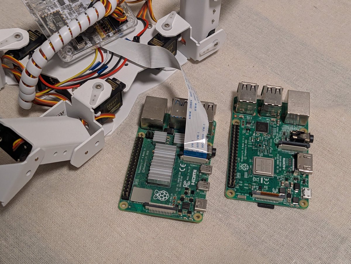 murasametech's tweet photo. 右が取り外したラズパイ3、左側新たに用意したラズパイ4です。
カメラのケーブルも問題なく取り付けられましたので、ロボットに組み付けていきます🕷️ https://t.co/maSNVEU2TS