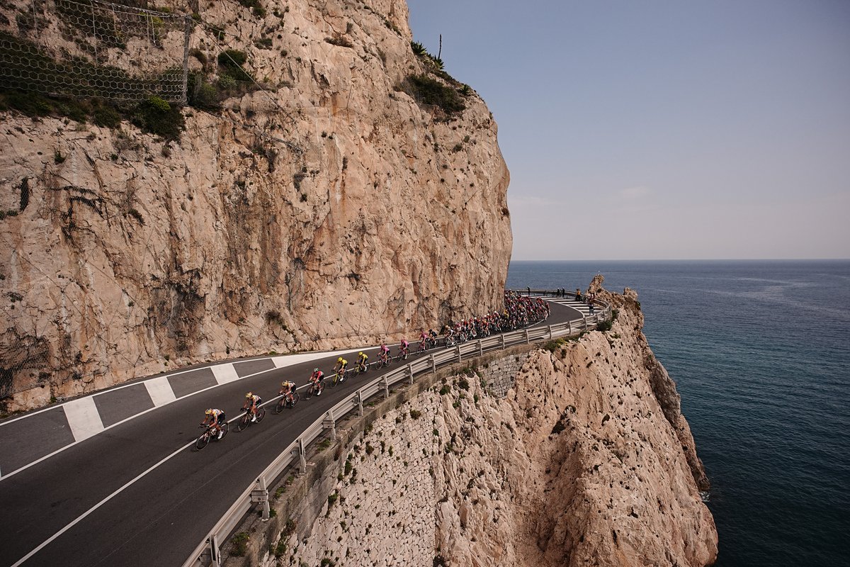 Milano_Sanremo's tweet photo. 🖼️ Scenery. 

Follow #MilanoSanremo #SanremoWomen @CA_Ita on Rai (🇮🇹) and on Eurosport (🌐) https://t.co/BHQ9HBvdcy