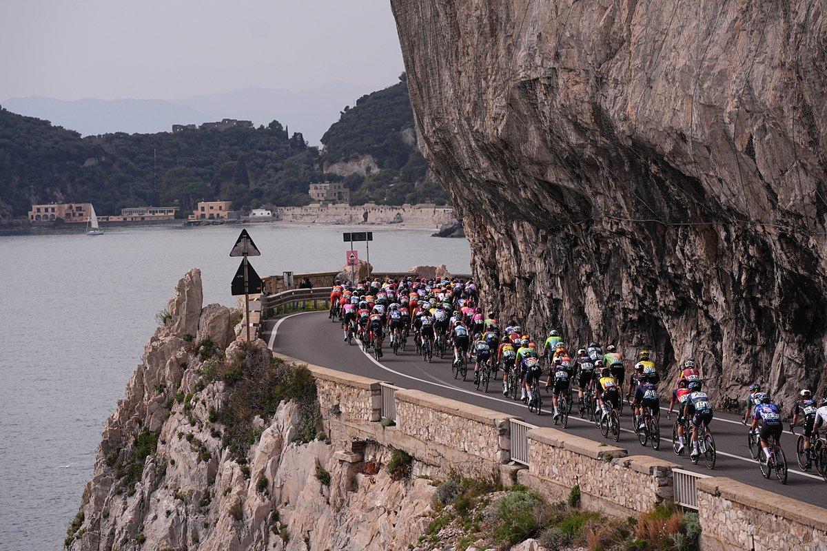 Milano_Sanremo's tweet photo. 🖼️ Scenery. 

Follow #MilanoSanremo #SanremoWomen @CA_Ita on Rai (🇮🇹) and on Eurosport (🌐) https://t.co/BHQ9HBvdcy