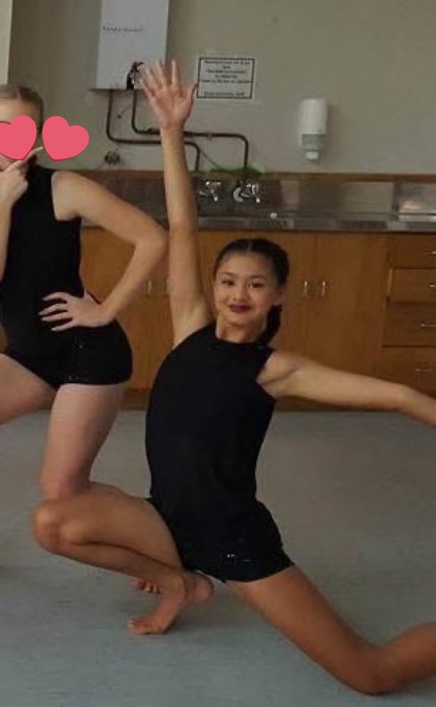 jihye_mvgg's tweet photo. jasmine used to do ballet what can’t this girl do
cr:@jasfication 
#MVG #JASMINE https://t.co/AVtxYbc93l