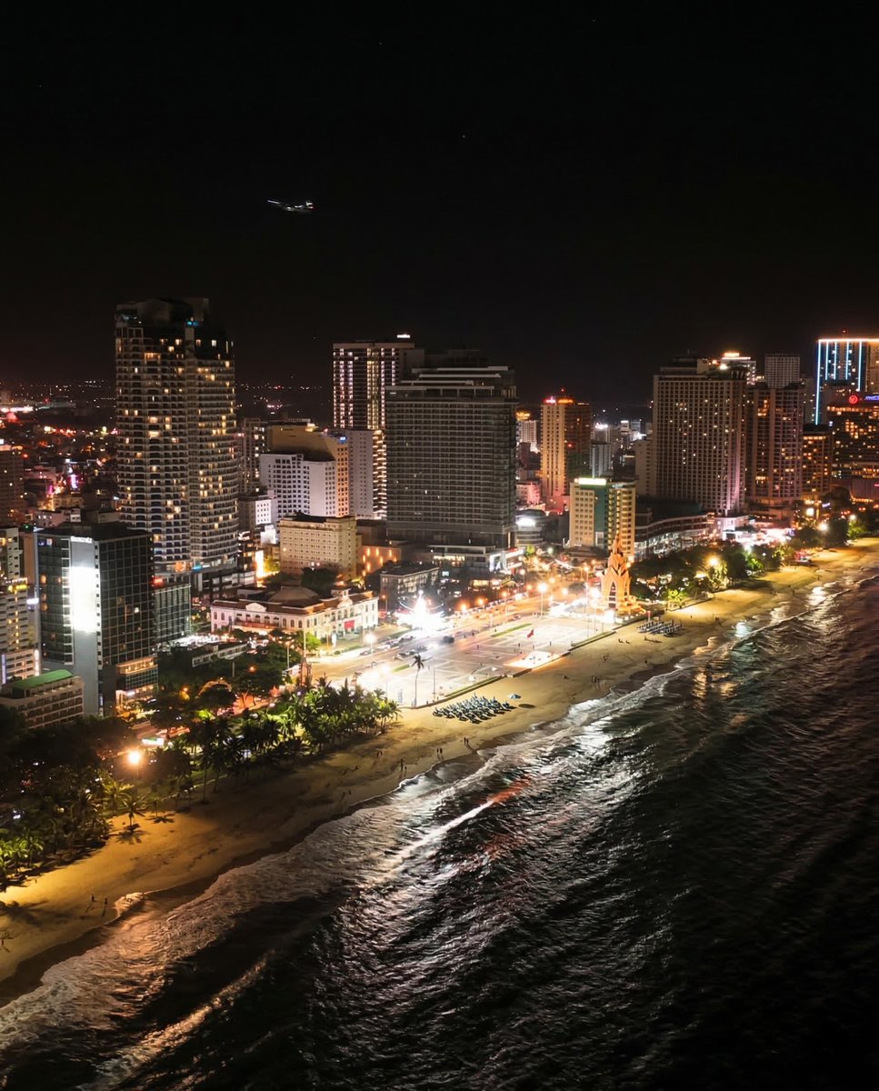 angelicaio81153's tweet image. Nha Trang Nightlights Modern Architecture , Vietnam 
#aerial #photography #cityscape #architecture