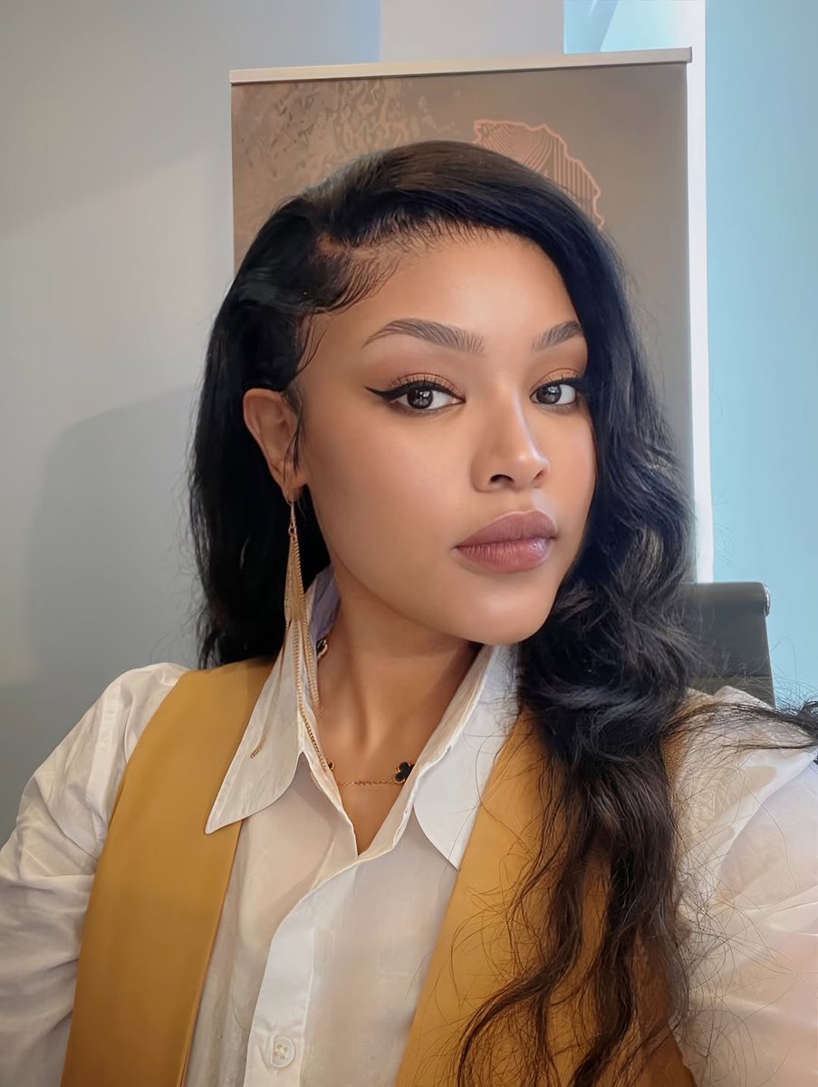 Nelisiwe tweet media