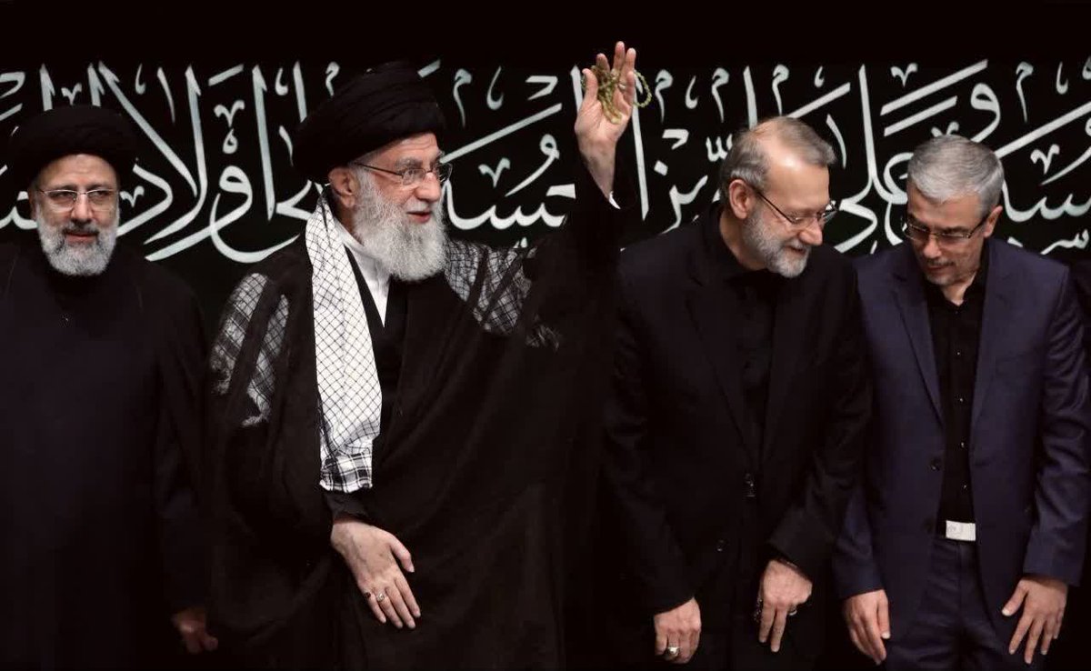 عاشقانی که مدام از فرجت می‌گفتند؛
عکسشان قاب شد و از تو نیامد خبری💔 
کاش میشد دوباره دید شما را
شادی روح همهگیشان صلواتی عنایت کنید،اجرتان با شهدا