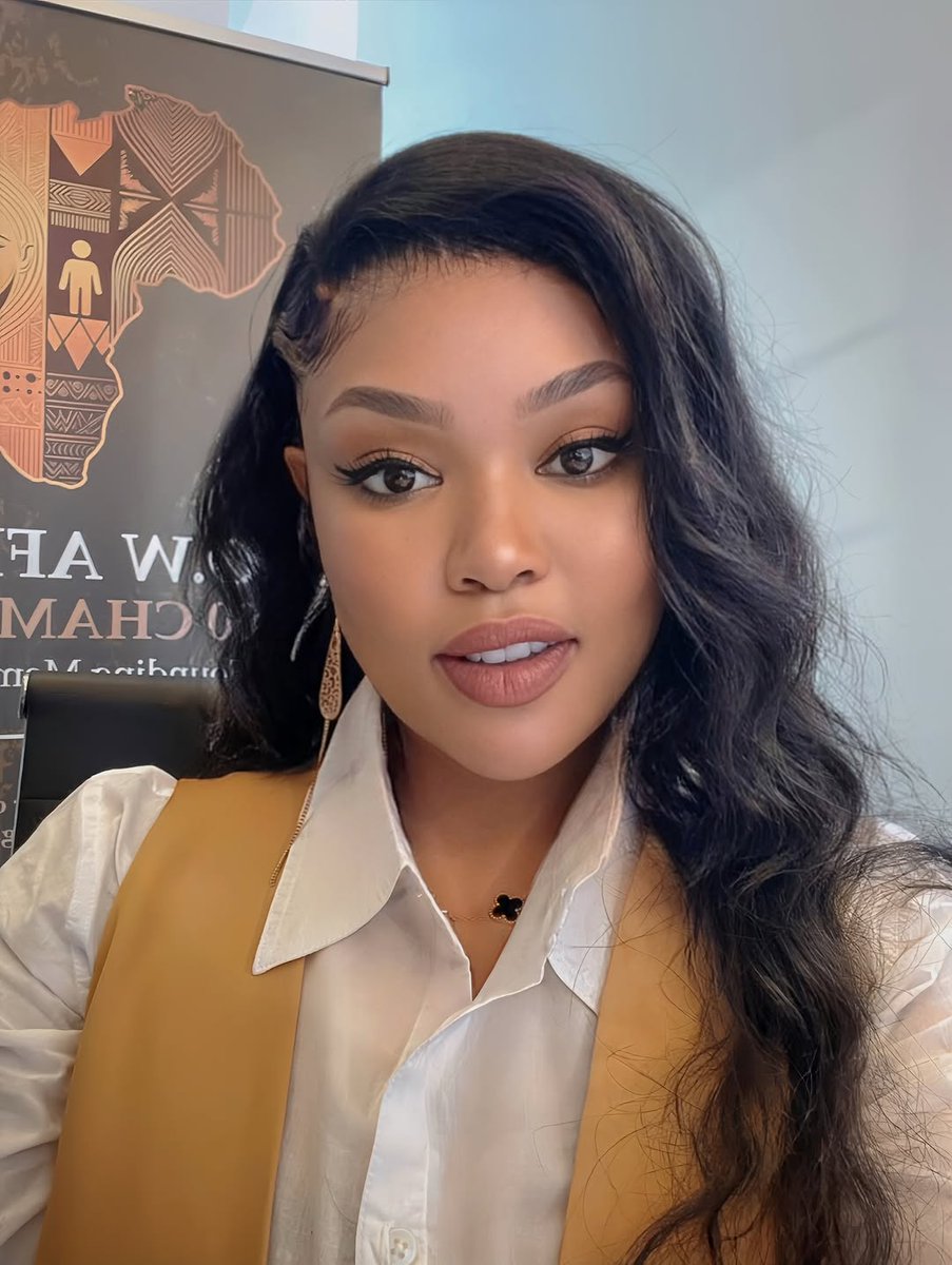 Nelisiwe tweet media