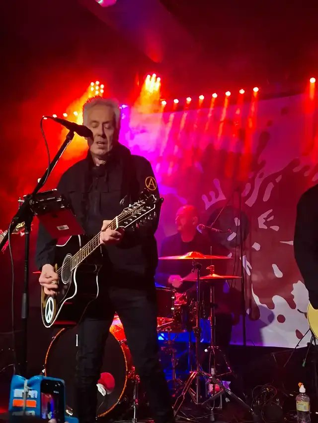 MusicNewsWeb's tweet image. New on TikTok: The Alarm 2.0 at The Lexington: Eddie Macdonald and a post-punk "Who’s Who" take centre stage: our review of The Alarm 2.0 is live. 🌺  Full review on Music-News.com #thealarm @thealarm #TheOfficialAlarm #thelexington @thelexingto…