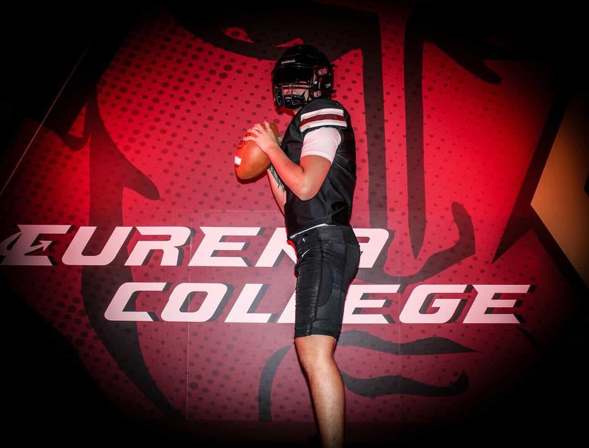 TheRedZoneCoach's tweet image. Super excited to have our future &amp;amp; newest QB commit on campus today for official visit #BringTheJuice🏴‍☠️ #RedDevils #WeAreEC