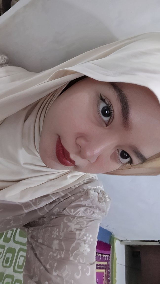 elleanora tweet media