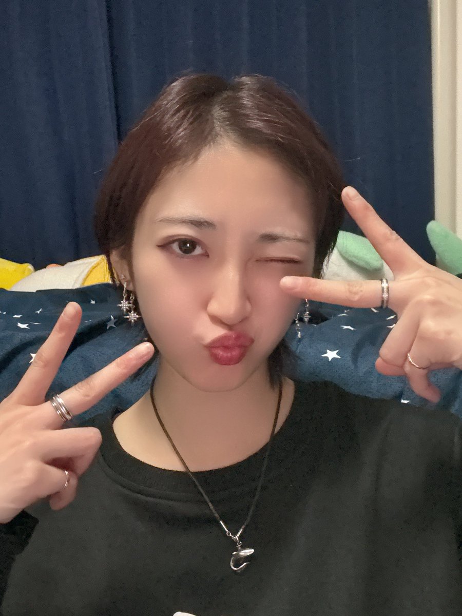 トークポートありがとうございました！
なんか、トークポートっていいよねっ

なかなか会えないファンでも、遠くにいるファンにもこうして顔見て話して笑えるし、夜やと最高な思いで寝れる
幸せに寝れるwww❤️‍🔥

モナお喋りだああいすきだから1人1人話出来るん最高

足りひんぐらいだけどねっ🤪💖