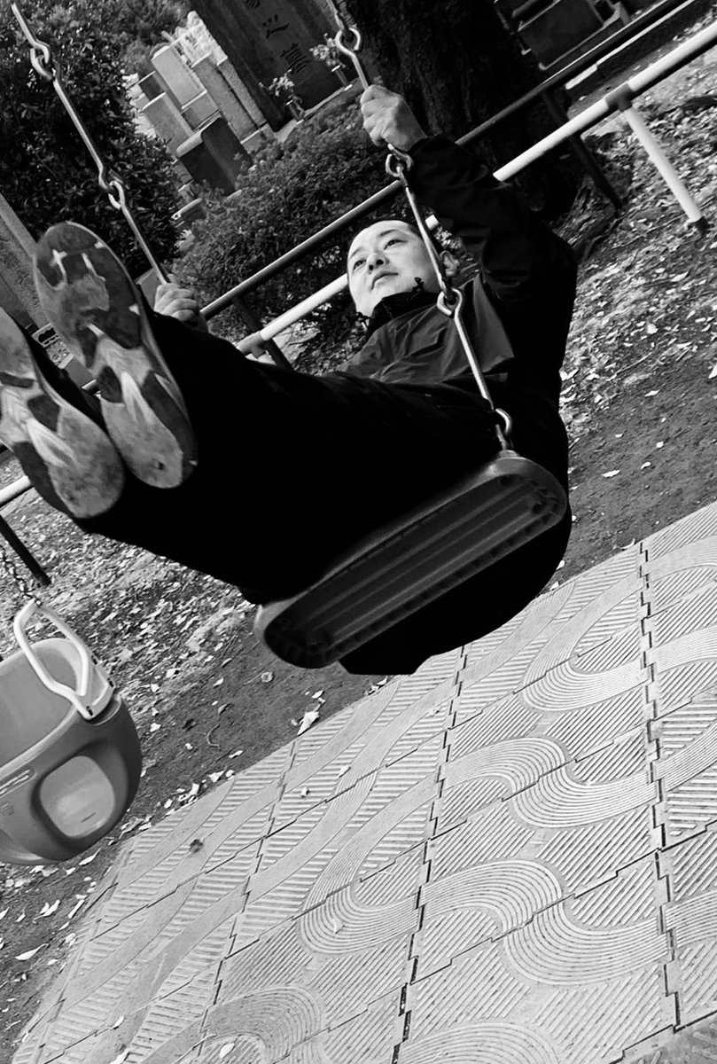 Yellow Benjamin tweet media