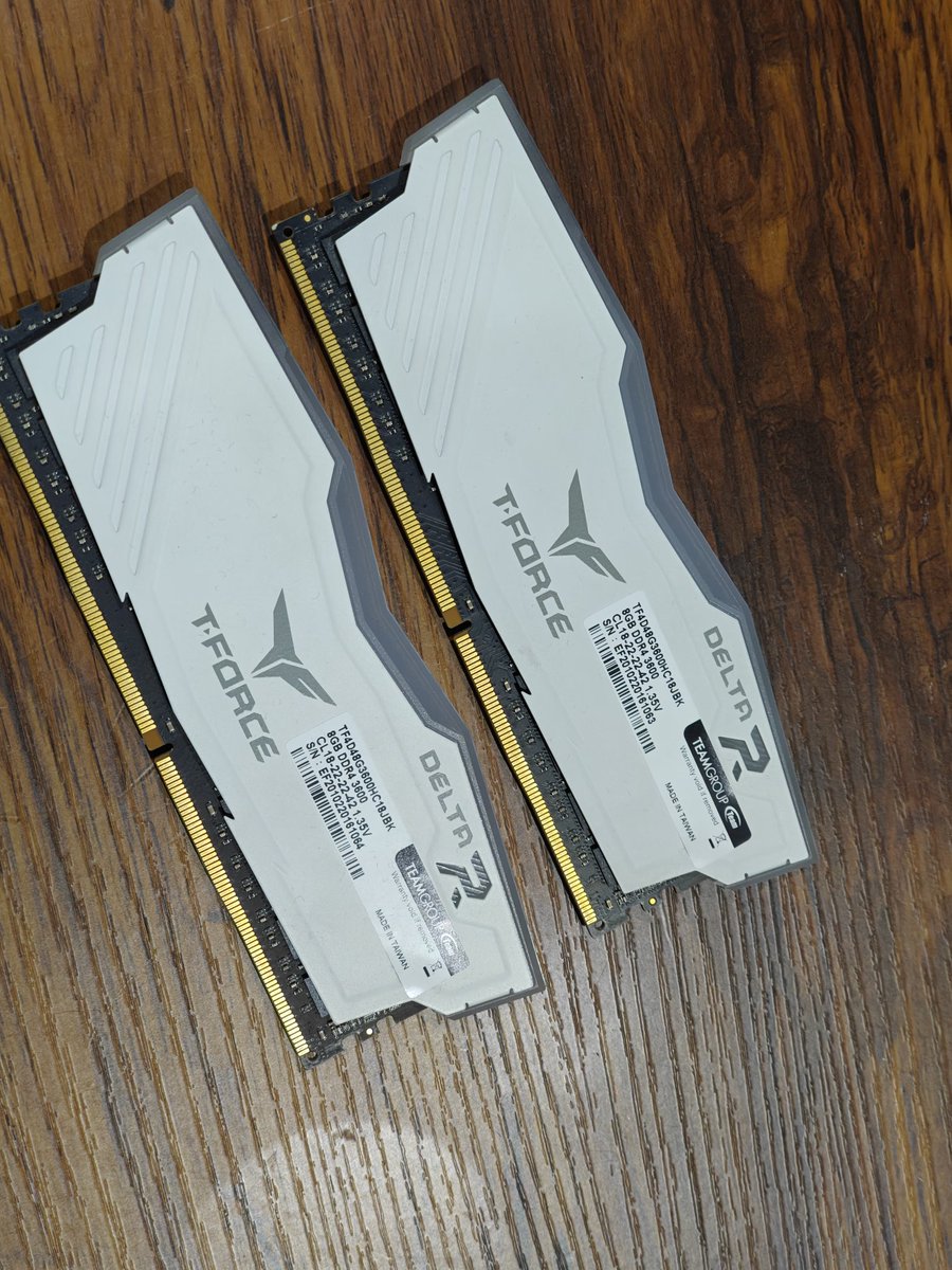 Maliciousnova's tweet photo. بسم الله الرحمن الرحيم ، للبيع رامات 16gb  DDR4 3600
TEAM GROUP delta R  
السعر 220 ريال فقط 
 داخل الرياض يد بيد من موقعنا 
خارج الرياض ريد بوكس 20 ريال https://t.co/ZxpVZZUKS7