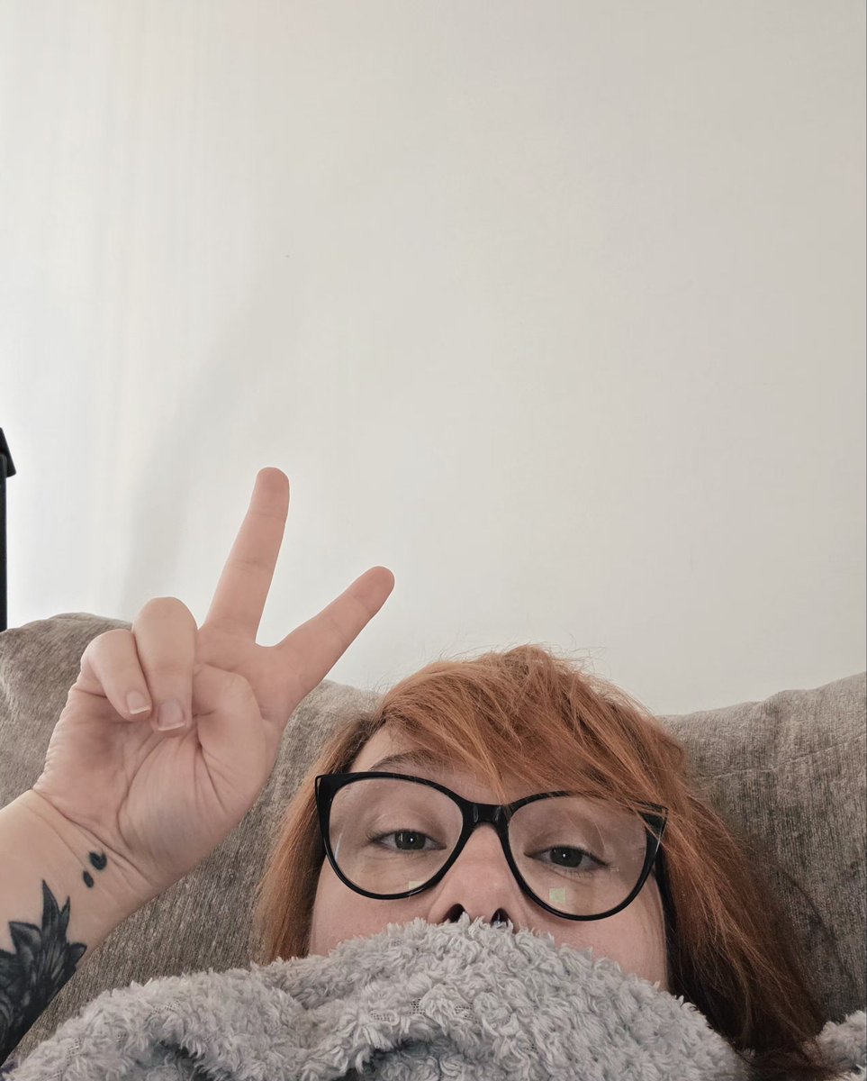 ✨️Spoop✨️ tweet media