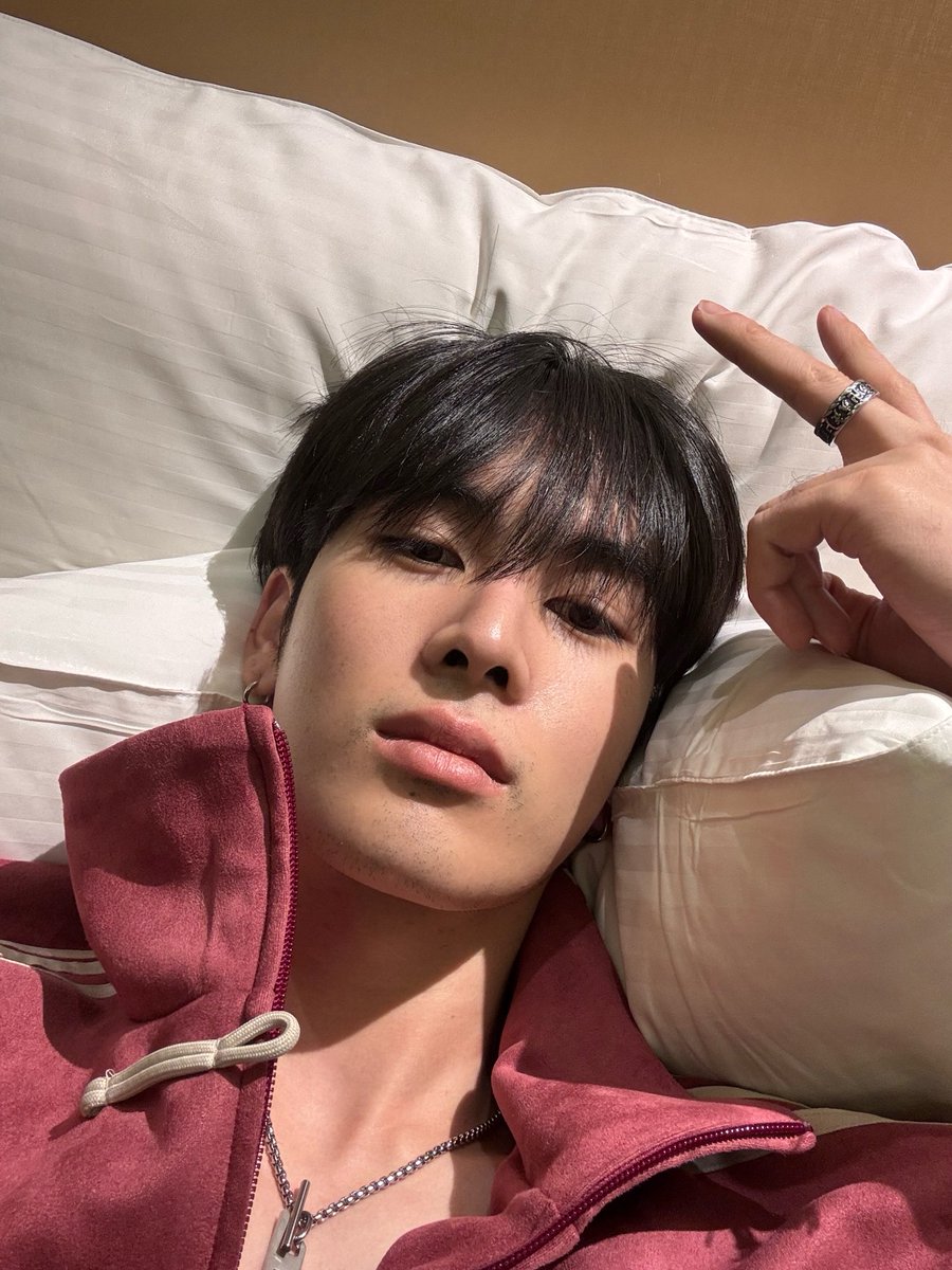 pix 🐈⬛ tweet media