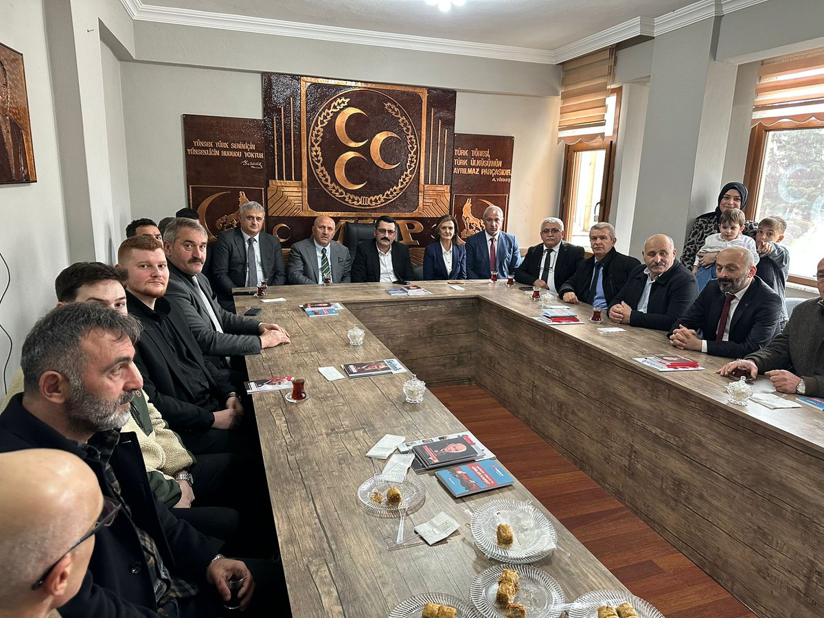 Cayelibeltr's tweet photo. 📍 Milliyetçi Hareket Partisi Rize İl Başkanlığı  |  Bayramlaşma

Belediye Başkanımız Sayın İsmail Hakkı ÇİFTÇİ, Milliyetçi Hareket Partisi Rize İl Başkanlığımızda düzenlenen bayramlaşma törenine katıldı.

@MHP_Bilgi  @ihcbaskan @ihsanalkannn https://t.co/tV8V9QpuGf