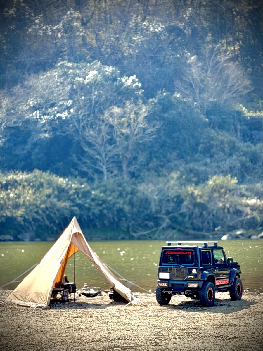 久しぶりの一泊キャンプ🏕️
楽しかった〜！

川辺のキャンプ
テント開けたら目の前川
景色もめっちゃ良かったぁ😆

#ジムニーキャンプ
#キャンプ