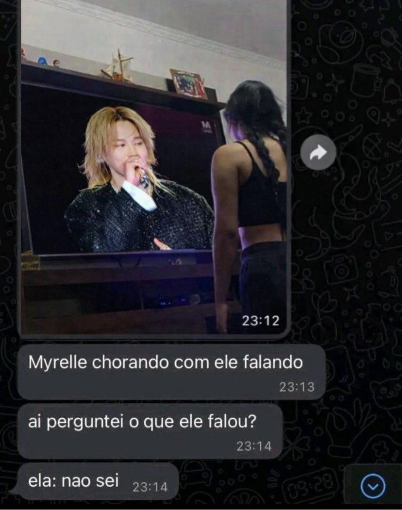 eu ficando exatamente assim toda vez que eles falavam alguma coisa