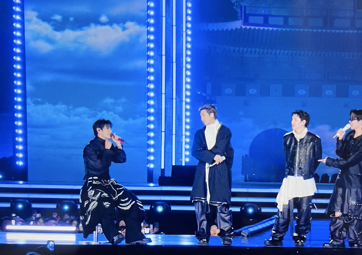 อาร์มี่ชอบพาร์ทไหนสุดคะ? 
หลวงยกให้ซีนนี้คือเดอะเบส คนเจ็บไม่นั่ง คนนั่งไม่เจ็บ ขำจนร้องไห้ 🤣