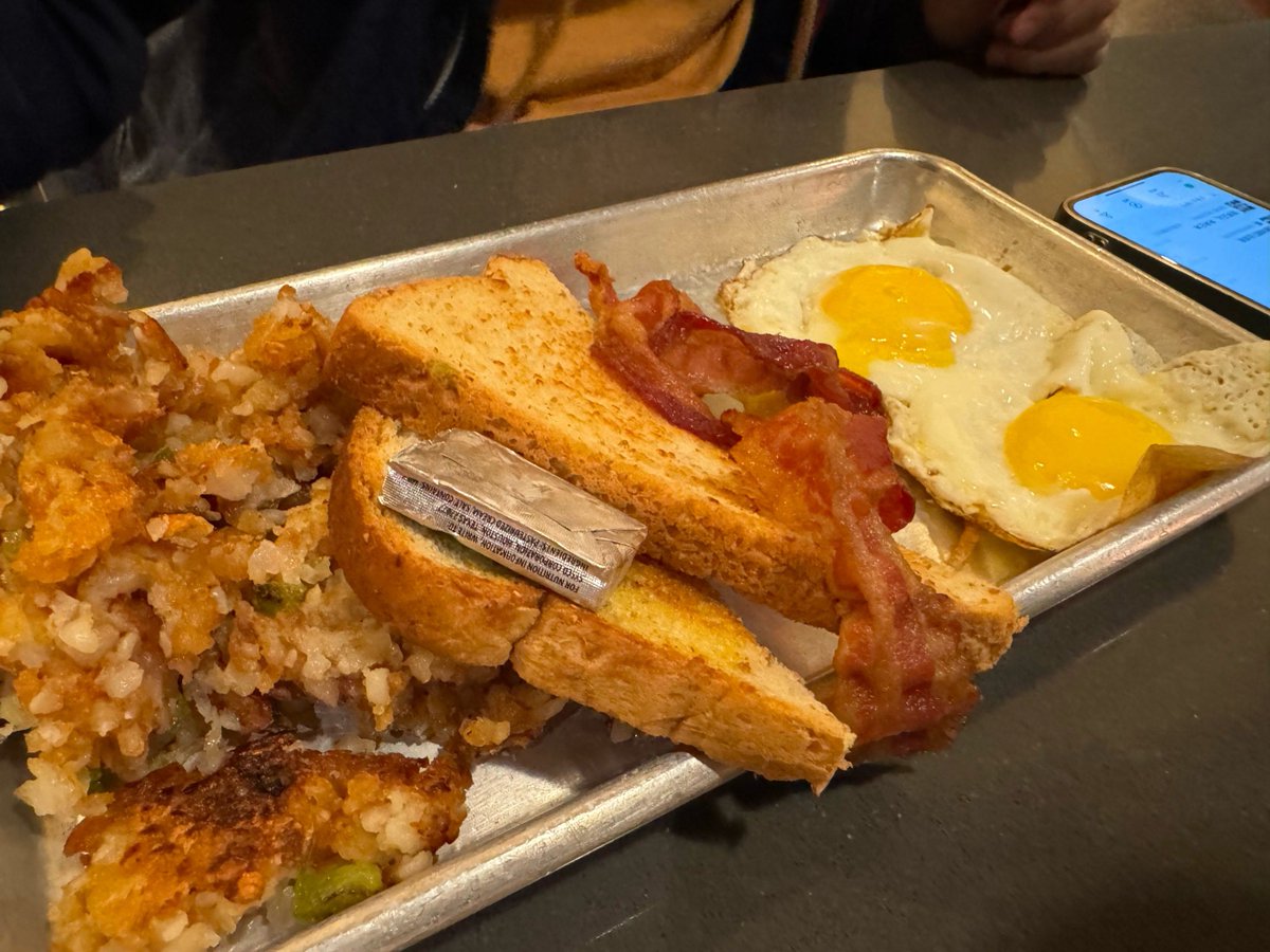 licha000 tweet media