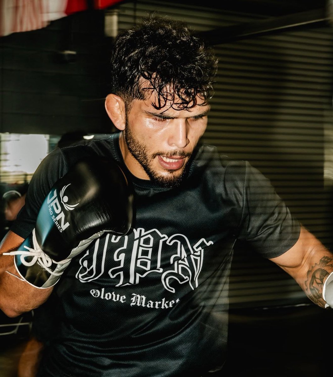 Ladieslovealex tweet media