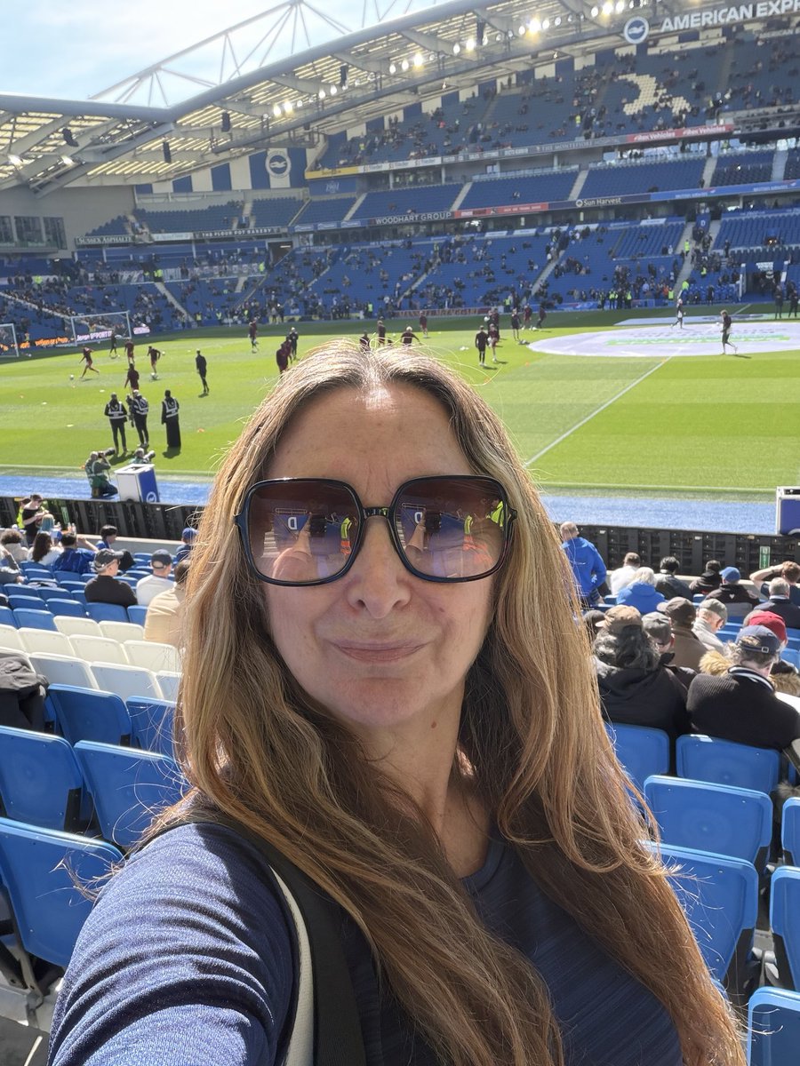 Maunie C tweet media