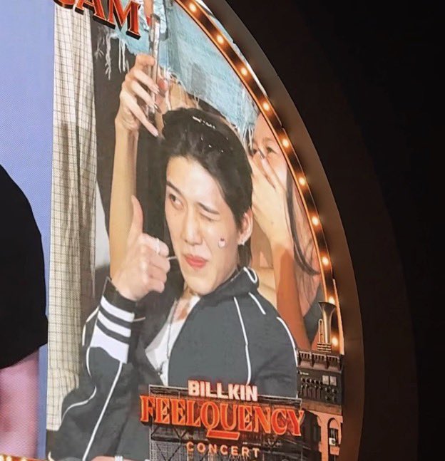 🐶 : ต้องถามพีพีคับ (ว่าทรงผมถูกใจมั้ย)

ป้าว่าก็ถูกใจมากอยุ่นะลูกเอ้ย