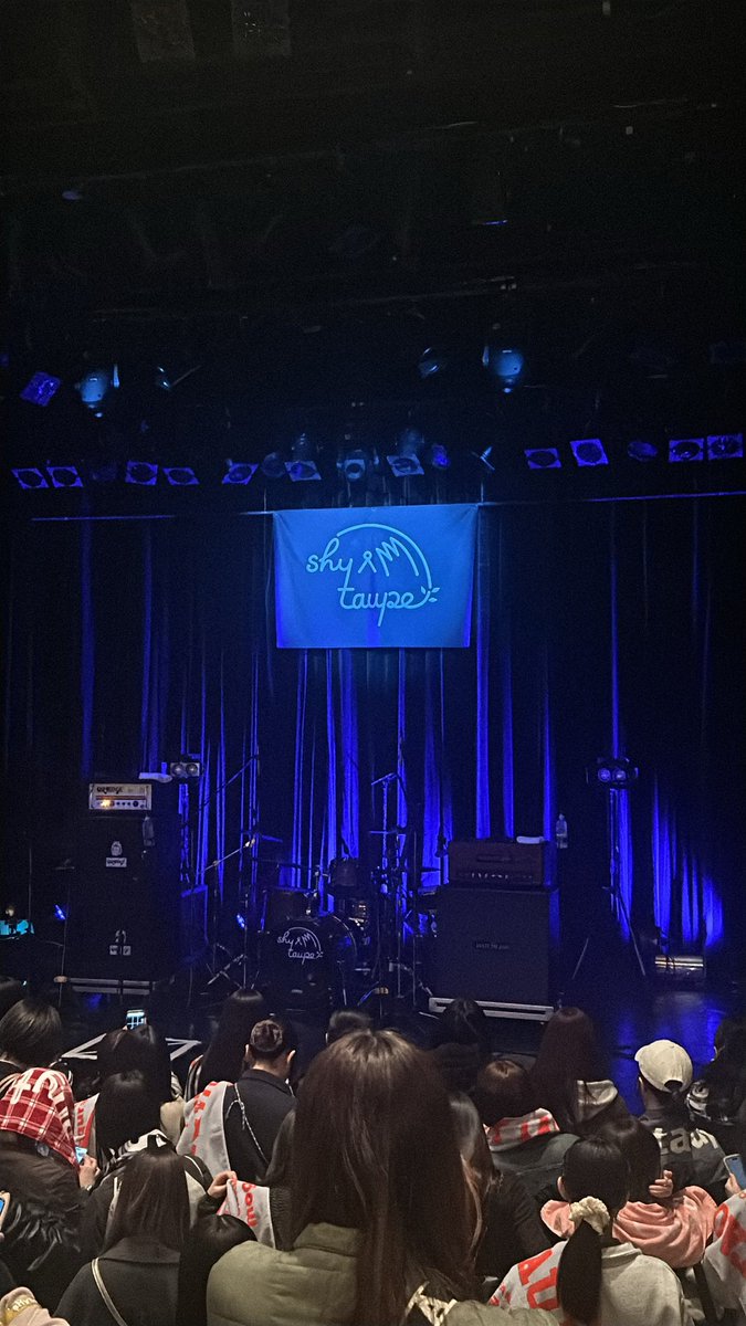 ____4evers's tweet photo. 21歳になって初めてのライブ✦.˚◦ https://t.co/j0HdE7HdkD