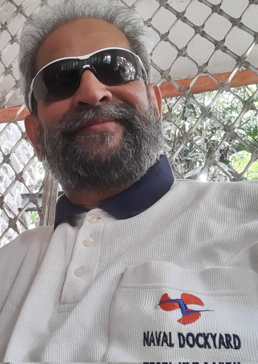 w_karve's tweet image. #navy #veteran #nostalgia 
Saw Naval Dockyard T-Shirt in my cupboard (selfie on left)
Reminded me of my wonderful days in the premier "Yard" (see picture of Lion Gate on the right)
Occasion for a nostalgic photo post