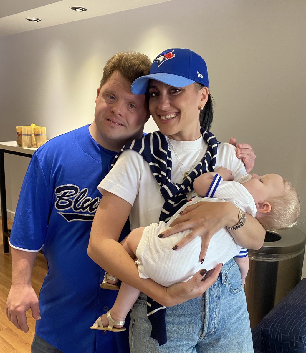 Victoria Mancinelli tweet media