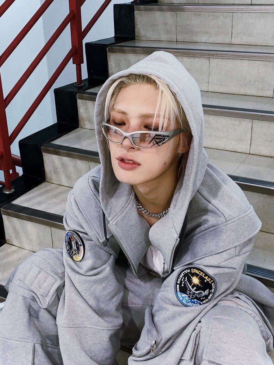 mow≽^•⩊•^≼ tweet media