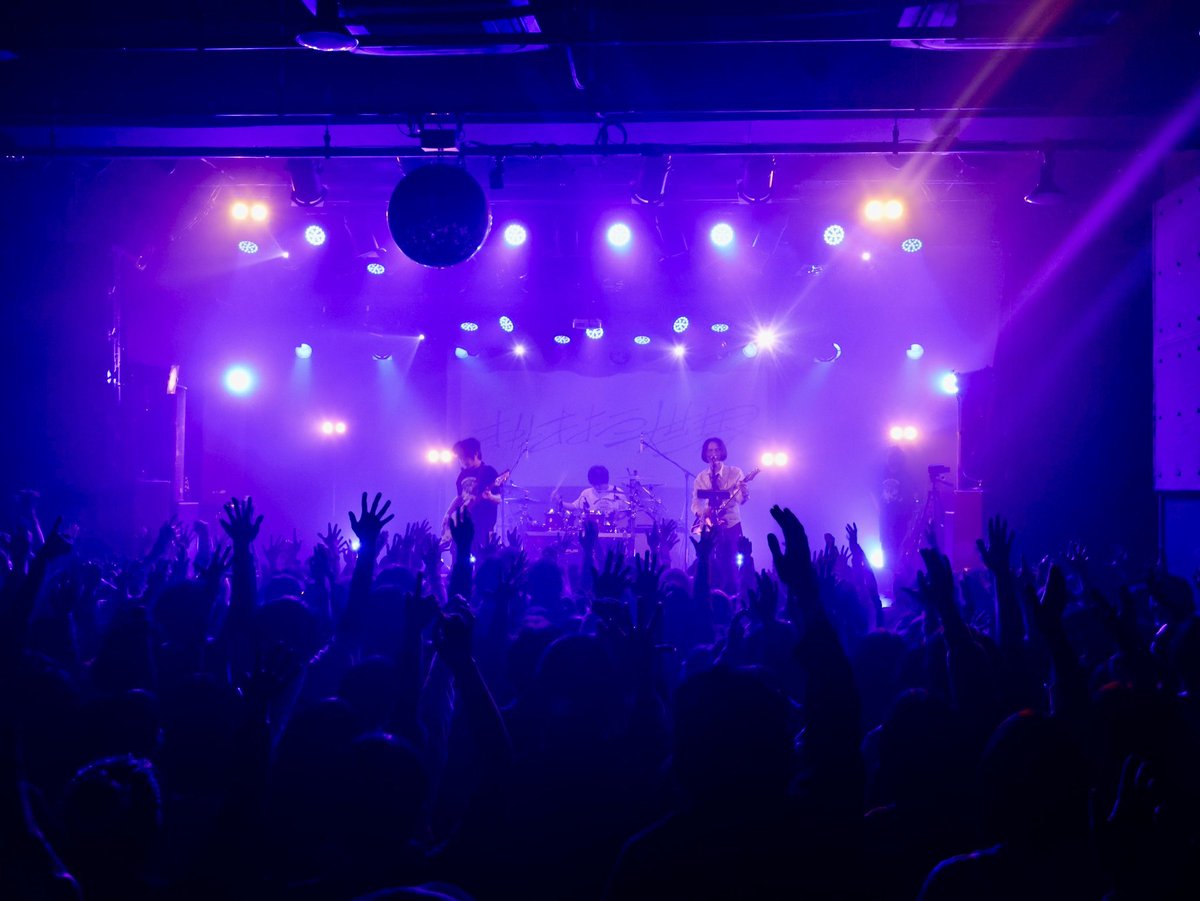 BURNOUT SYNDROMES tweet media