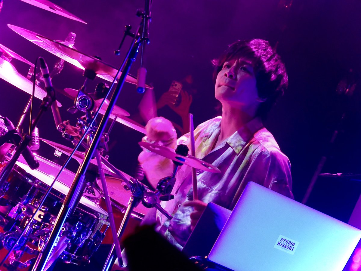 BURNOUT SYNDROMES tweet media