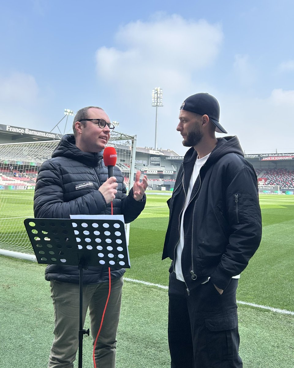 ALaGuingampaise's tweet photo. [📺#EnAvantMatch] On est en direct avec Yohan Demoncy ! 

Suivez votre émission ici 👉 https://t.co/kO0v2uceMy https://t.co/MwJQLSjZ5R