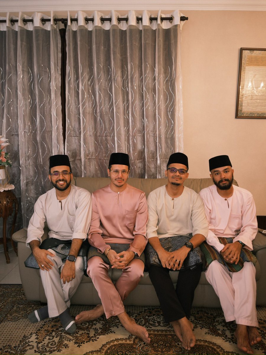dannyfaz93's tweet photo. 4 Teluk Belanga 🤎🩷
Minal Aidin Wal Faizin #raya2026 https://t.co/t1ELHQzlUC