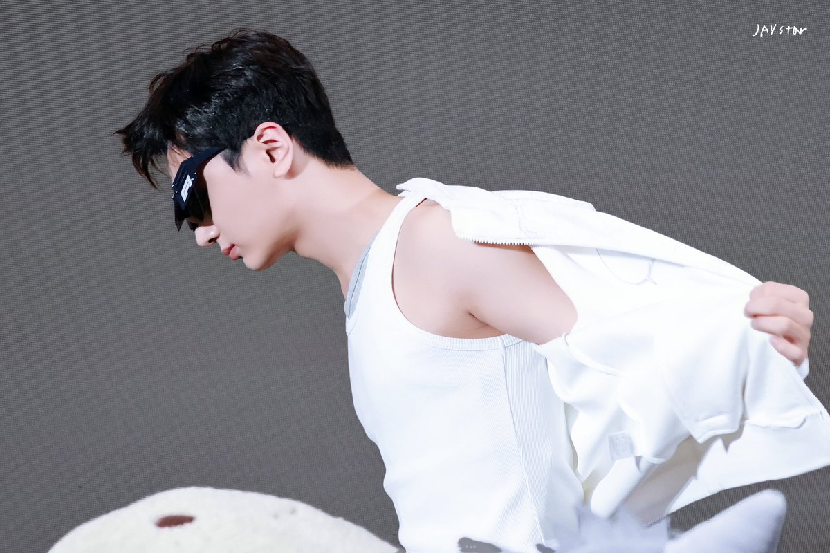 babylonjae's tweet photo. 260321 #JAY #ENHYPEN #armpit #sidepit https://t.co/svvoJTVH6Q