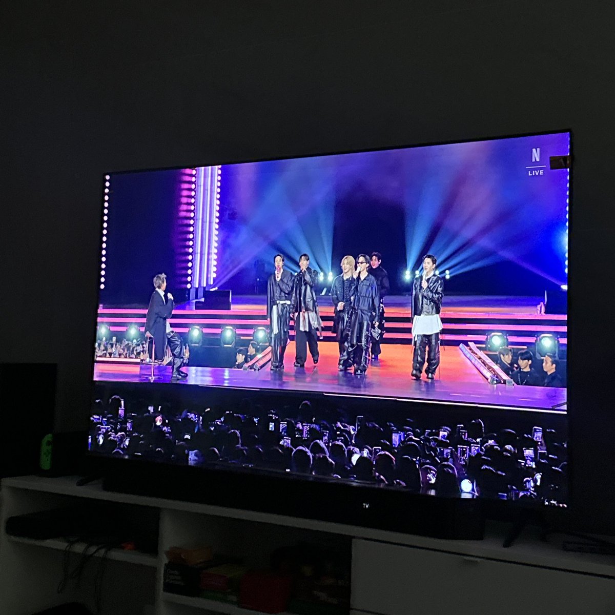 FLTR bee 🦋 tweet media