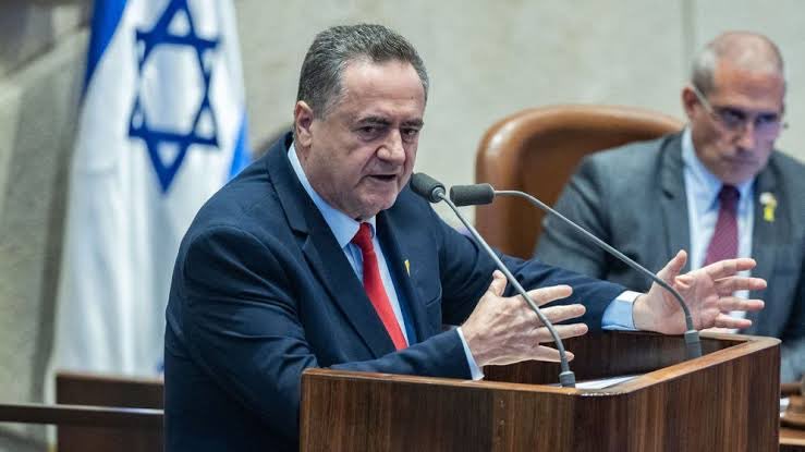 تصعيد الهجمات الإسرائيلية ضد إيران: تغريدة وزير الدفاع تثير القلق