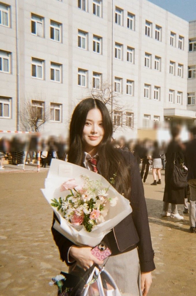jeemixn's tweet photo. ★% .. Holding onto Hanlim’s sunlight. A final bouquet for the years that shaped me. https://t.co/Lp0GtB4sLc