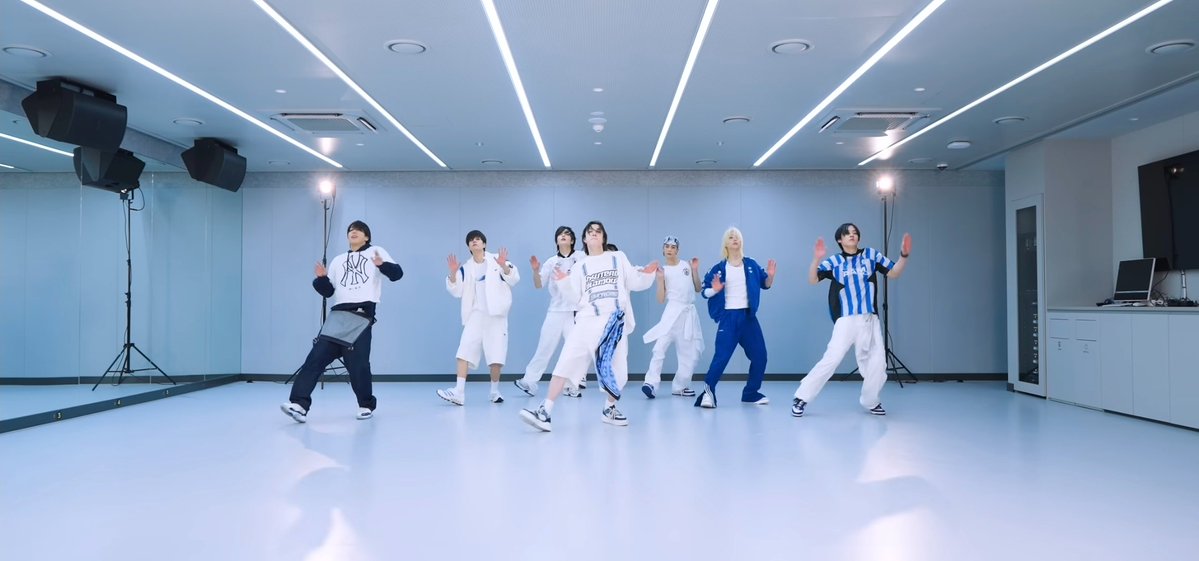 Stray Kids Chart Data tweet media