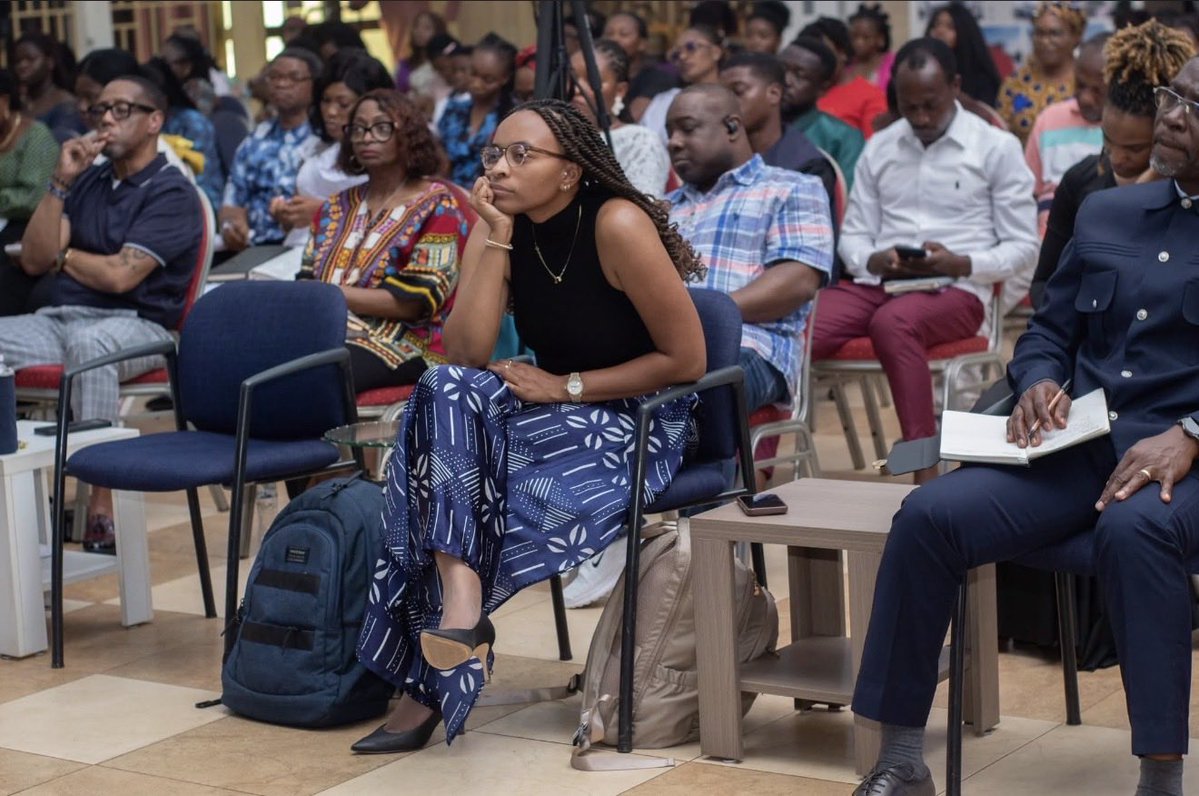 Erik Vance tweet media