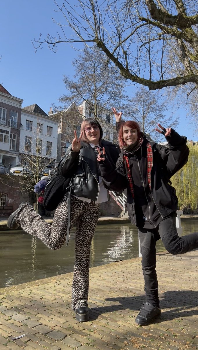 Esutick's tweet image. Happy first day of Spring 🥹✨🍃🌞